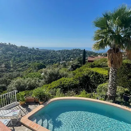 195m² - Vue - Piscine - Parking Villa *