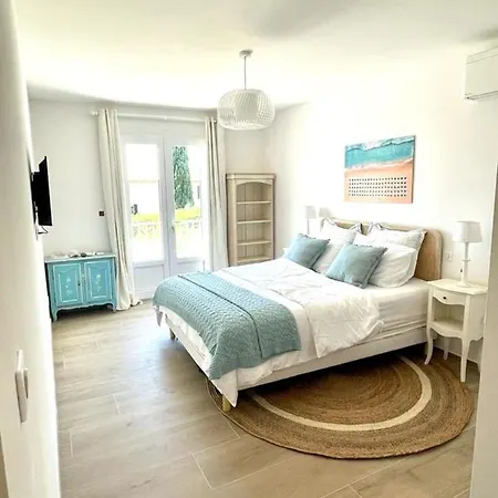 Villa 195m² - Vue - Piscine - Parking *