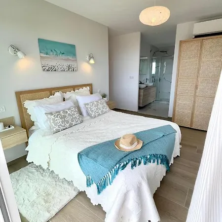 195m² - Vue - Piscine - Parking Villa *