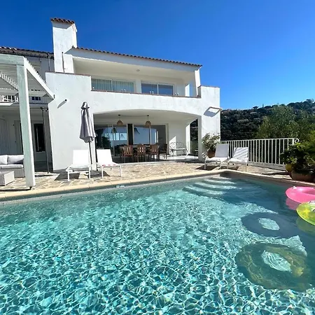 Villa 195m² - Vue - Piscine - Parking *